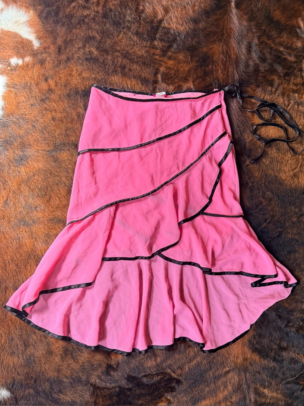 Y2K ruffle skirt